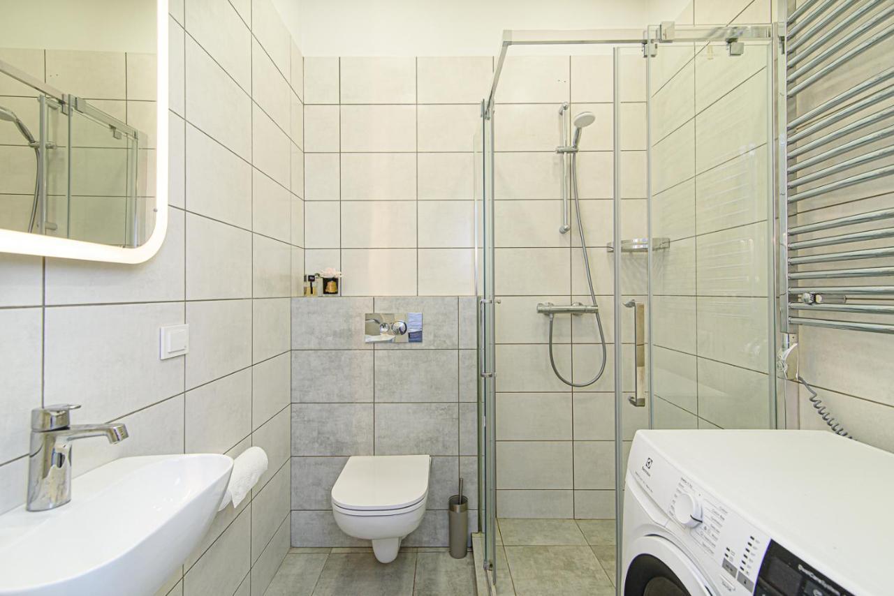 شقة Welcoming Studio In Historic Vilnius With Free Parking By Urban Rent المظهر الخارجي الصورة